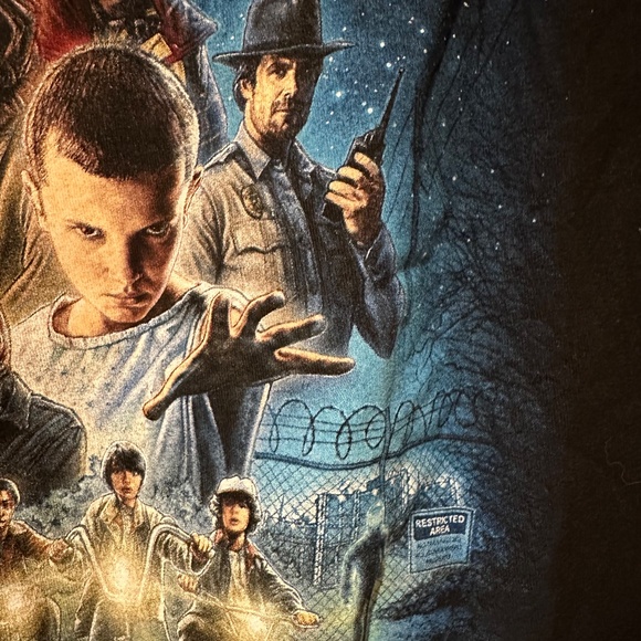 Official Stranger Things Season 1 T-shirt - Picture 6 of 9